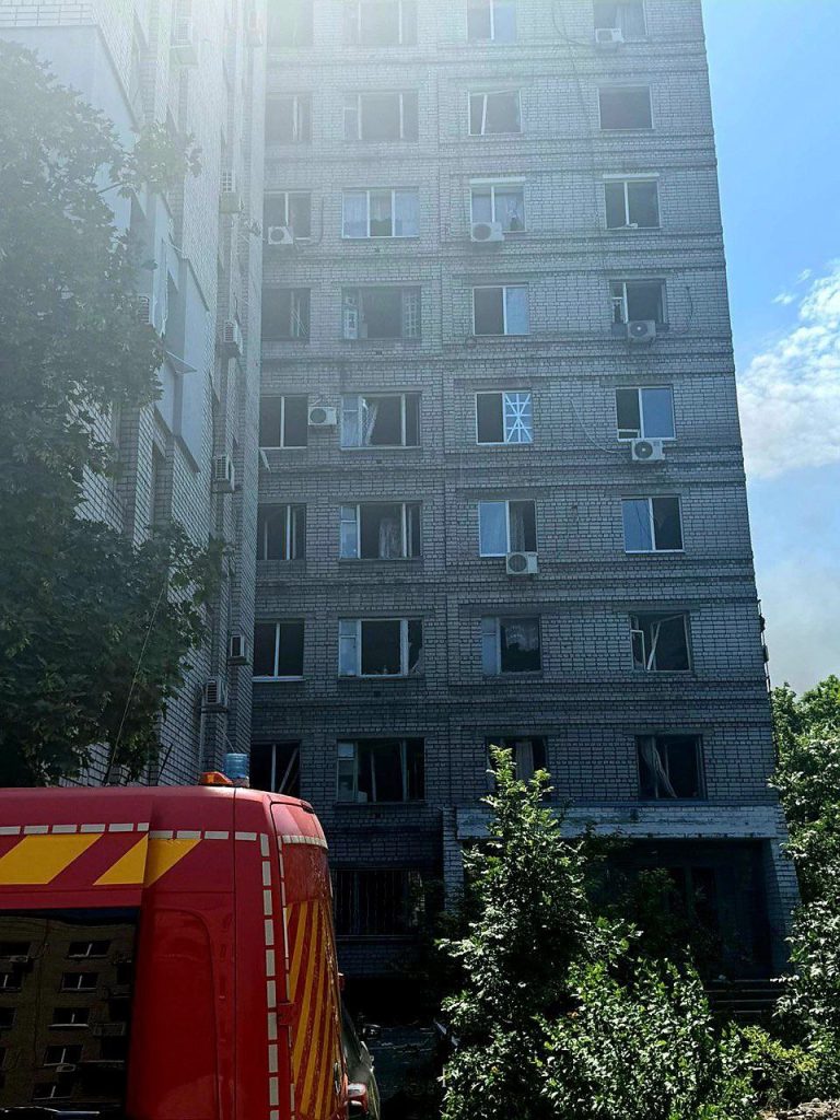 Атака на поїзд та цивільну інфраструктуру в Дніпрі