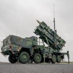 Трамп знову зупинив постачання зброї Україні
