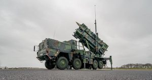 Трамп знову зупинив постачання зброї Україні